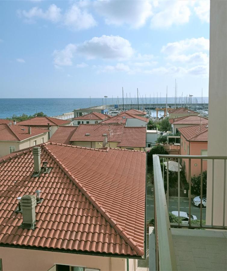 Appartamento A 50 Mt Dal Mare روزينيانو سولفاي المظهر الخارجي الصورة